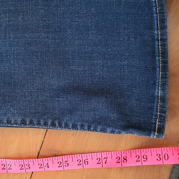 Levi's l 26 l dark denim l size 2 l slight flare l waist 26 l pants - Picture 8 of 9